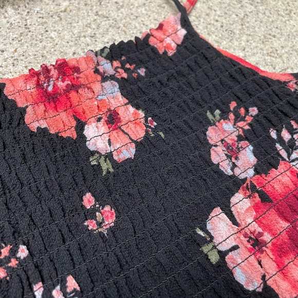 Black and Pink summer tank - Picture 2 of 4